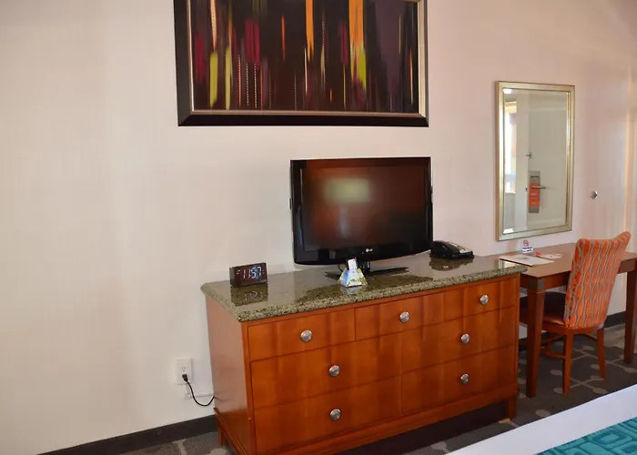 Howard Johnson By Wyndham Hotel 2*
