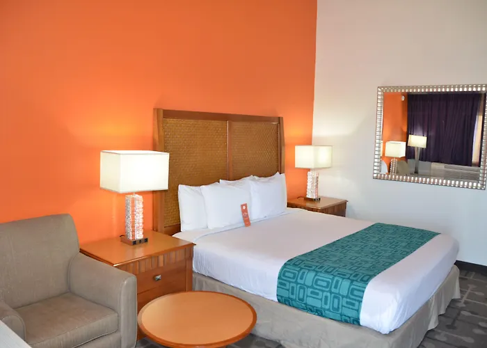 Howard Johnson By Wyndham